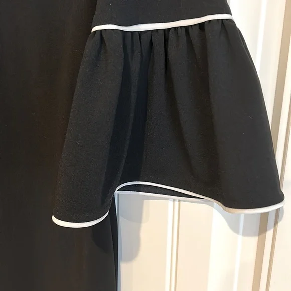 Same dress pictured that says sold. Sale never happened. - Picture 5 of 6